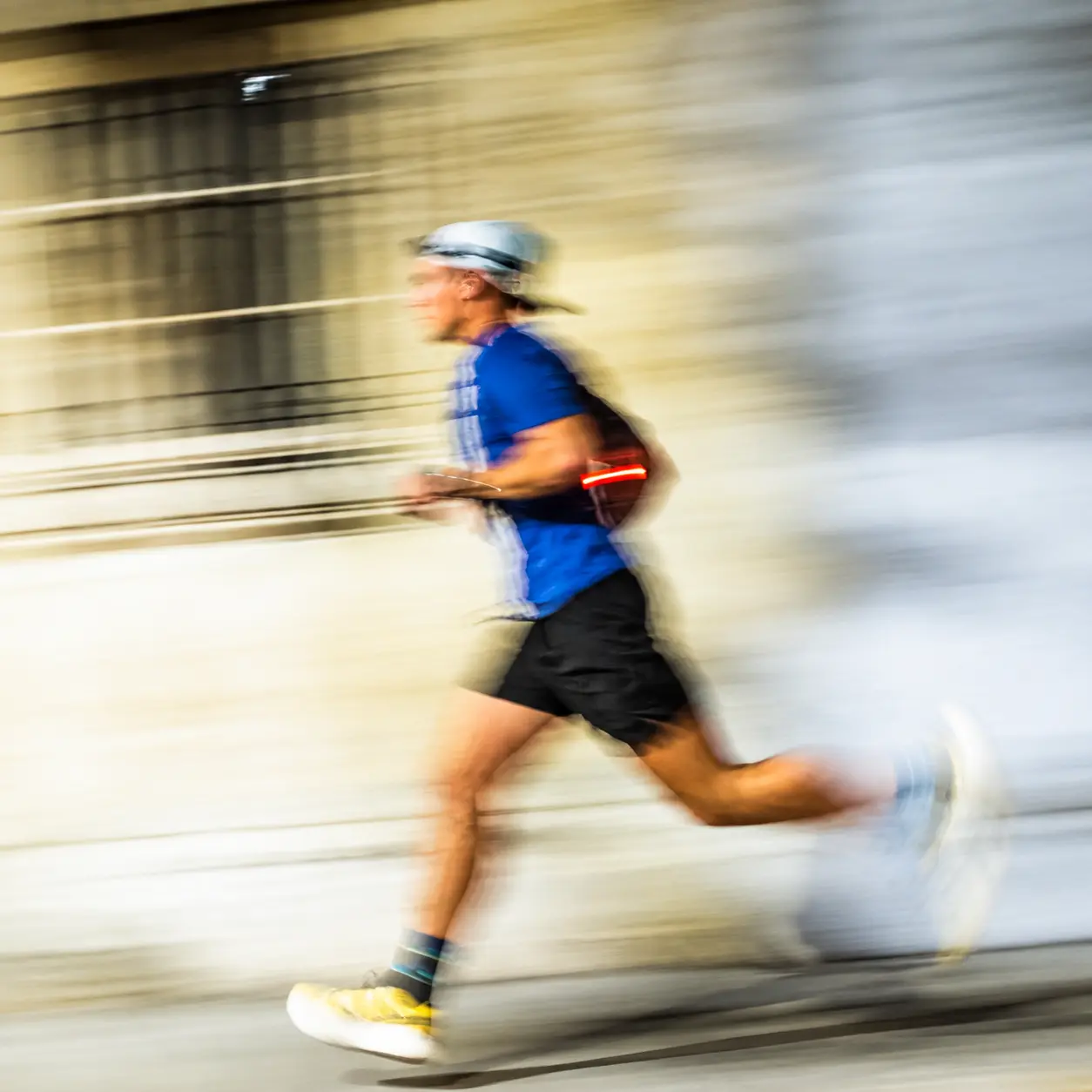 UPSIDE DOWN MARATHON 26 — TRANCE × SALOMON TEE